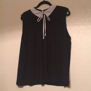 Blouse with collar and bow